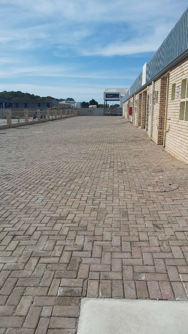 To Let commercial Property for Rent in Walmer Link Eastern Cape